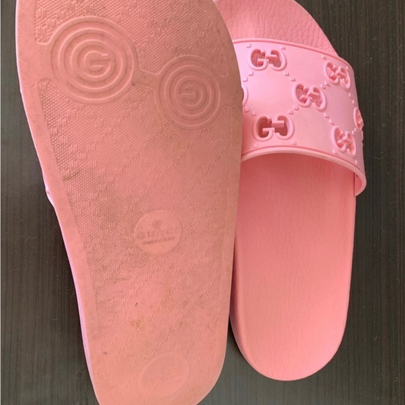 Pink Gucci Rubber slides. US Size 8 - Picture 4 of 9